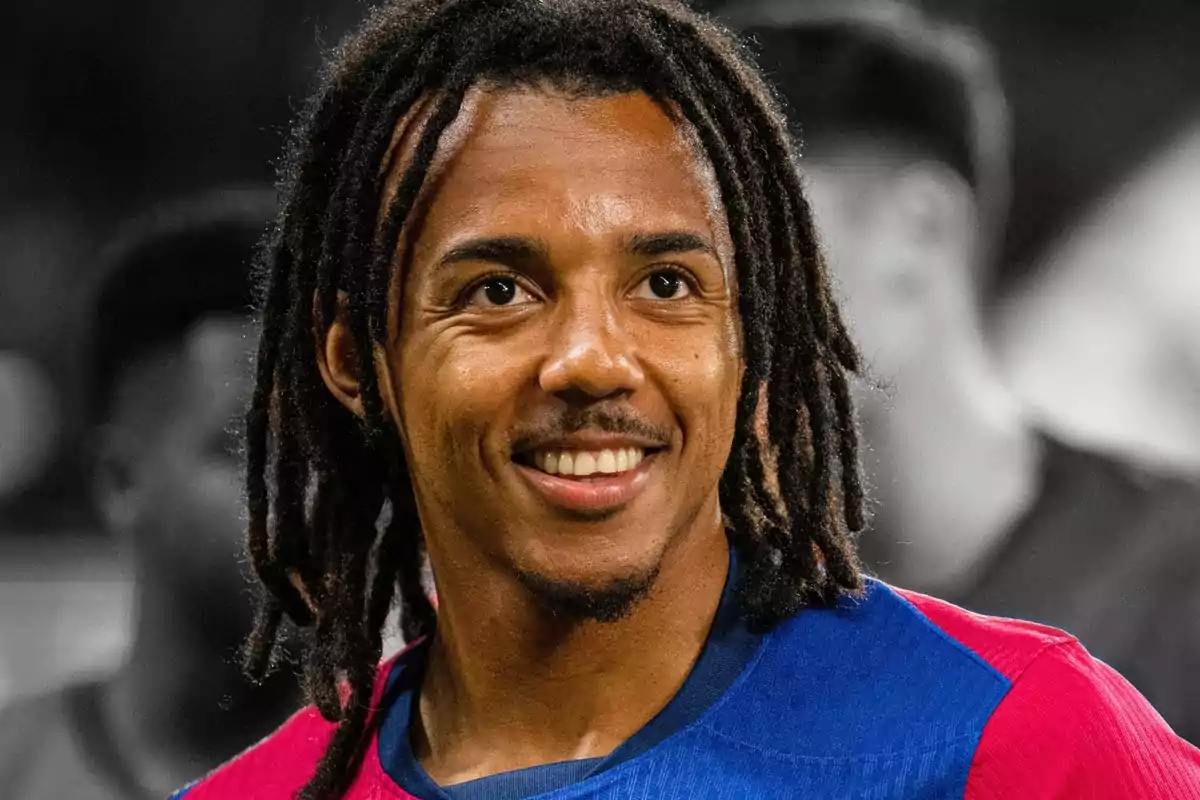 Berita BOLA: Jules Kounde Perpanjang Kontrak, Pilar Barcelona