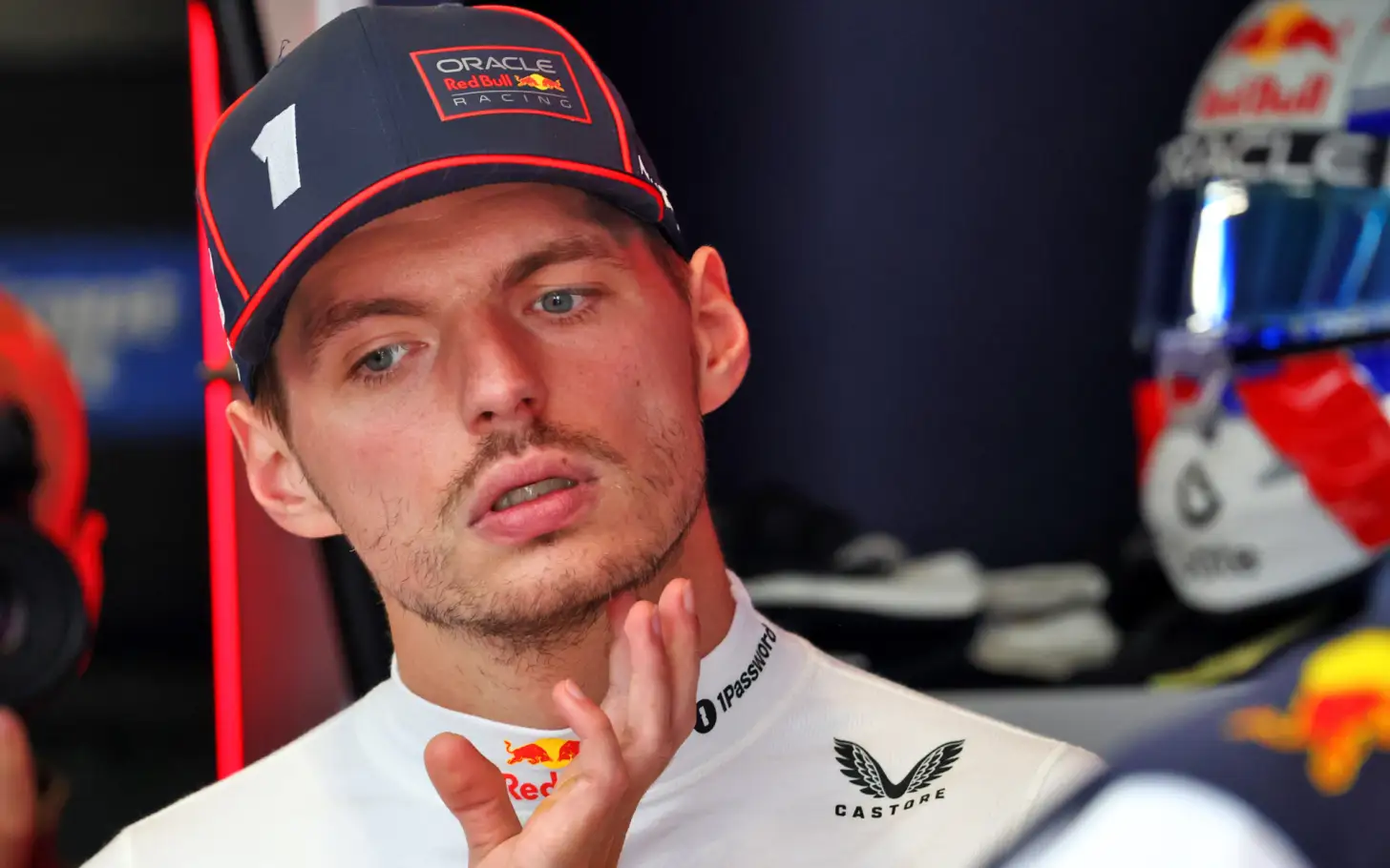 Red Bull Bingung: Masalah Mobil Verstappen dan Tsunoda Masih Misteri