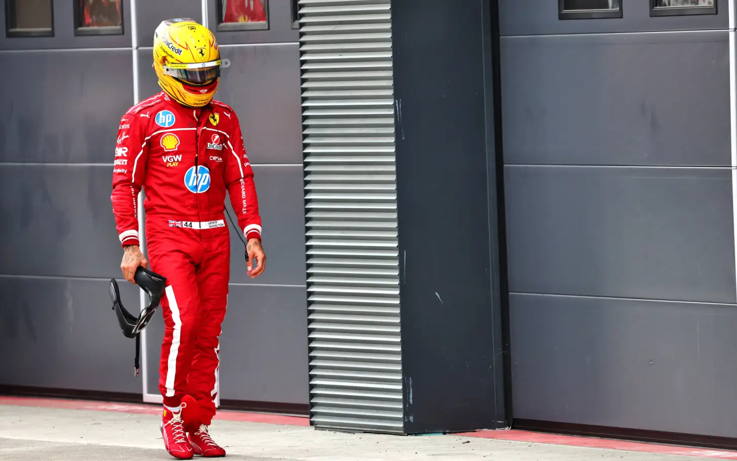 Hamilton Sebut Dirinya "Tak Berguna" di Hungaria 2025