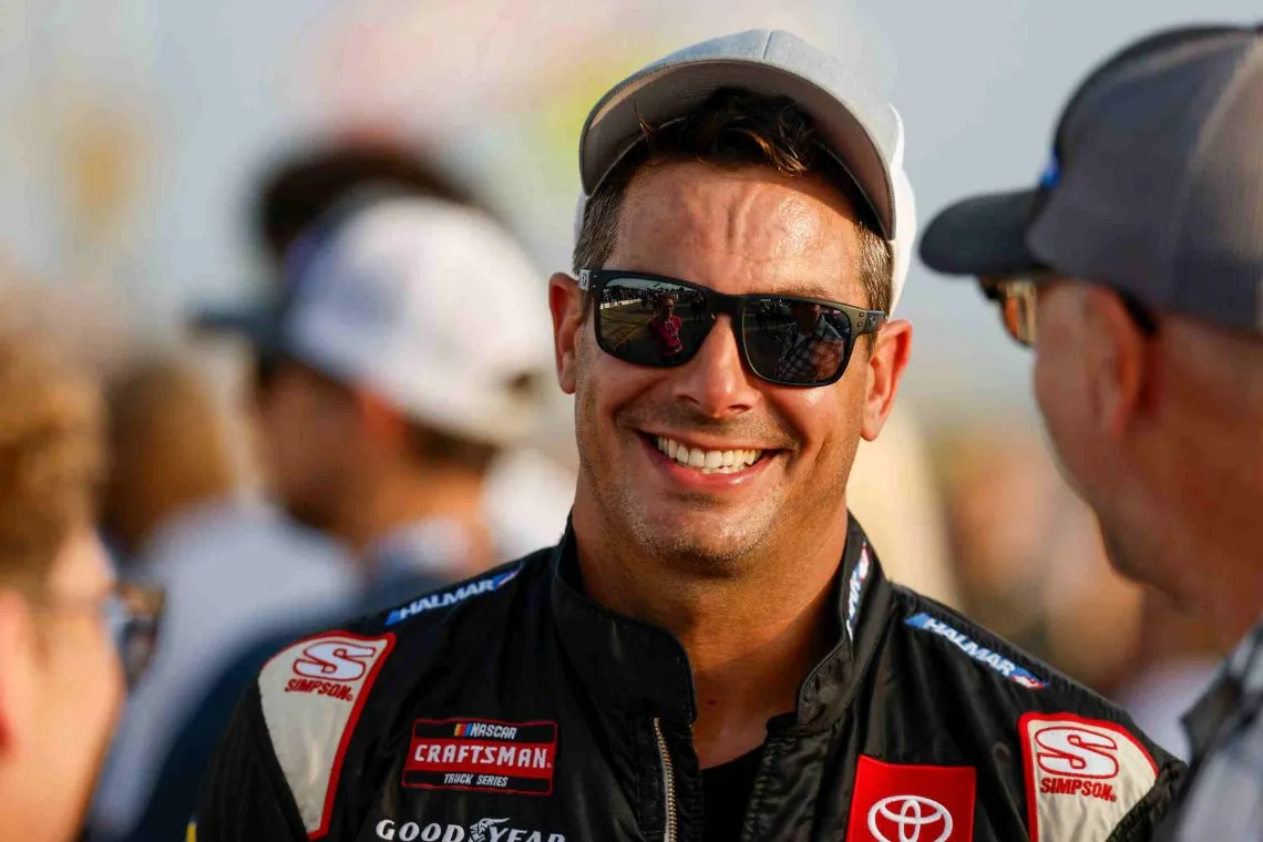 Berita NASCAR: Kondisi Stewart Friesen Pasca-Kecelakaan Mengerikan di NASCAR