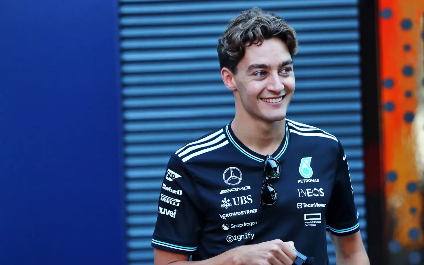 George Russell Pimpin F1 2025, Misteri Absennya McLaren