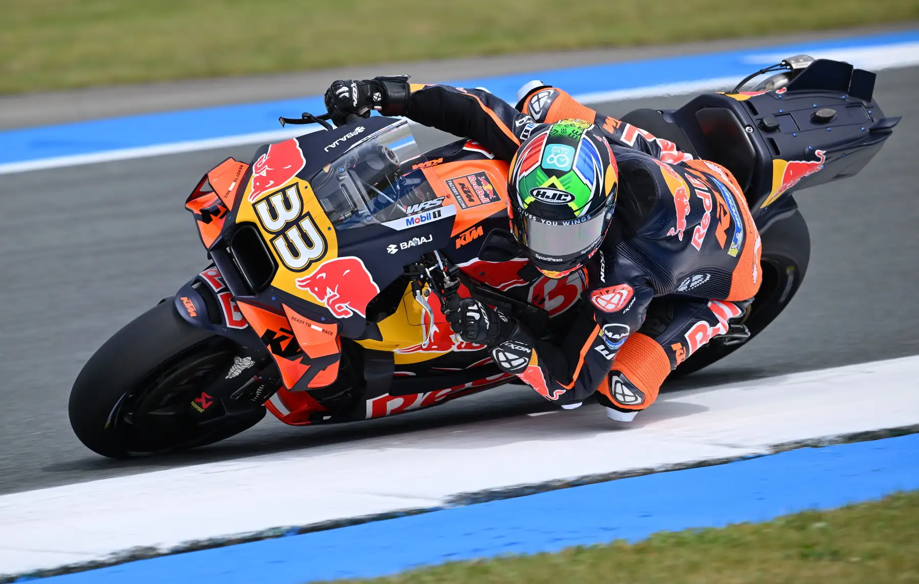 Berita MOTOGP: Brad Binder Pimpin Latihan MotoGP Catalunya, Bagnaia Ke-21