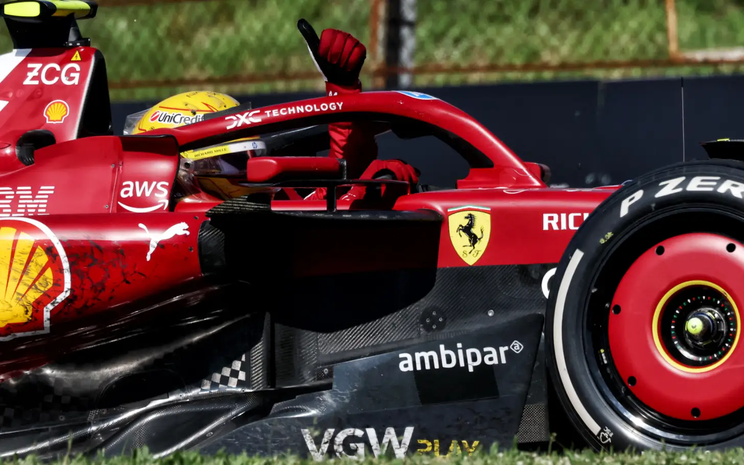 Hamilton Ungkap Rahasia Ferrari yang Bikin Dia Tampil Ganas Lagi!