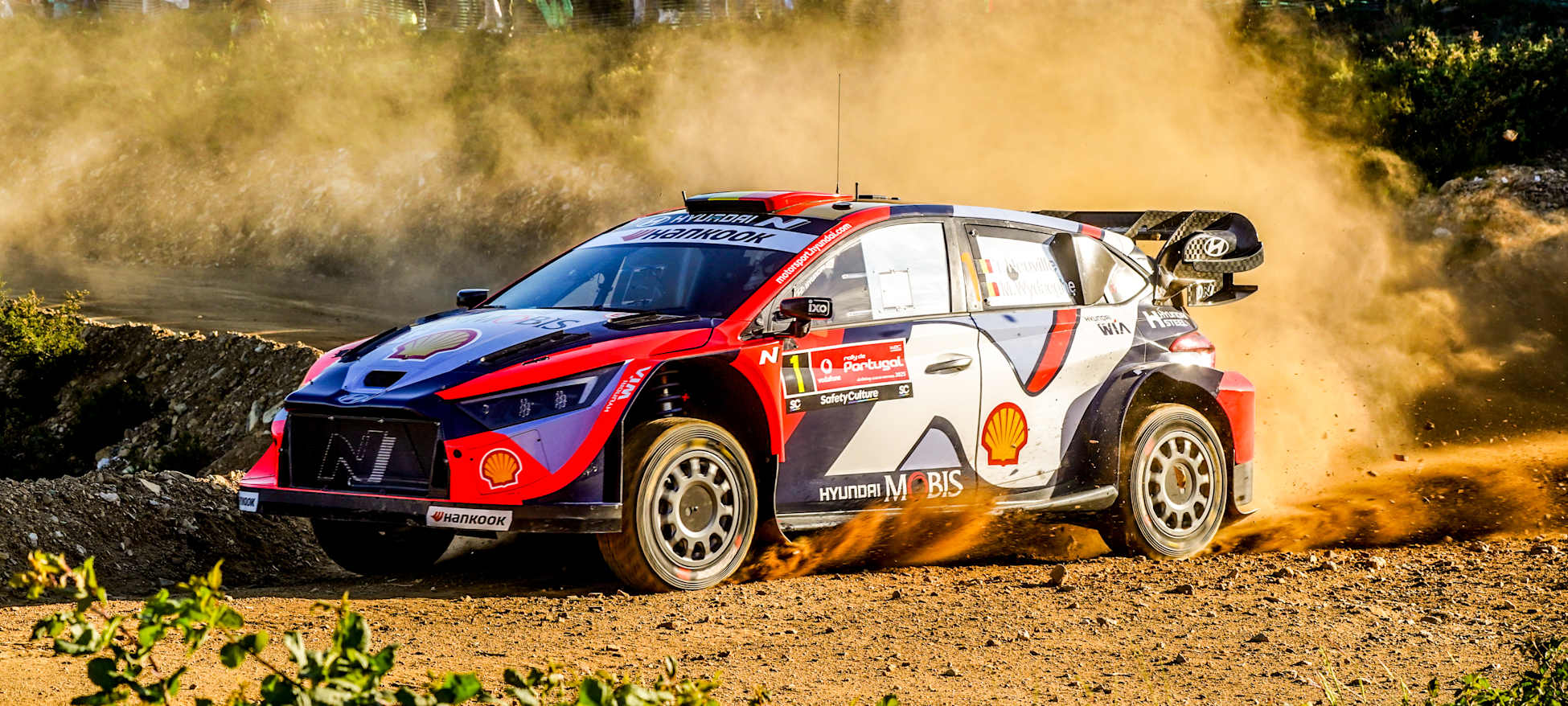 Neuville Yakin Hyundai Dominasi Gravel di WRC Portugal 2025