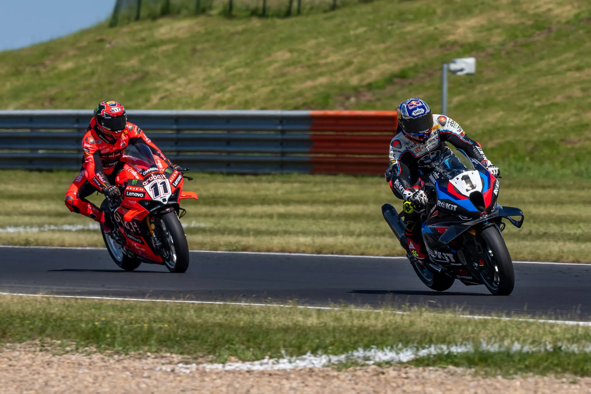 Berita WSBK: Toprak Razgatlioglu dan Nicolo Bulega Bersaing Ketat Jelang Race 1 WorldSBK Misano