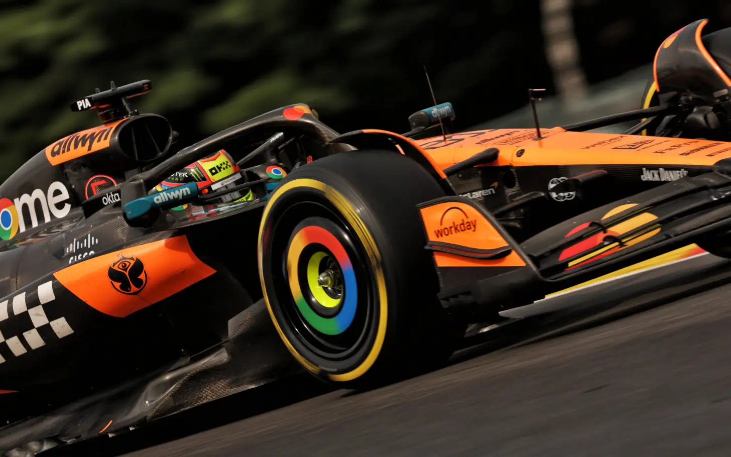 Oscar Piastri Menang di Belgian GP 2025 Usai Penundaan Hujan