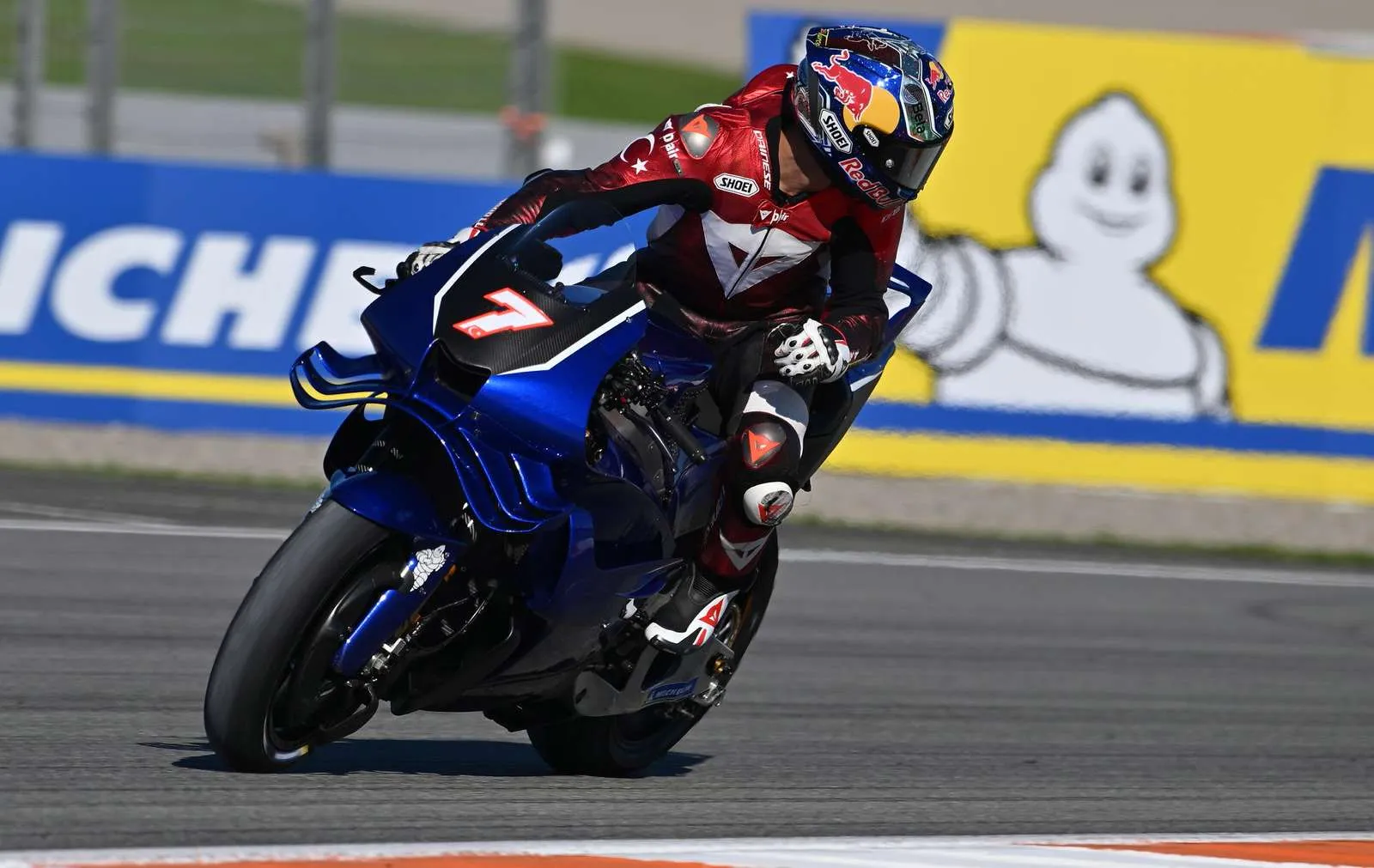 Berita MOTOGP: Kenan Sofuoglu: Toprak Razgatlioglu Belum Jadi Diri Sendiri di MotoGP 2025?