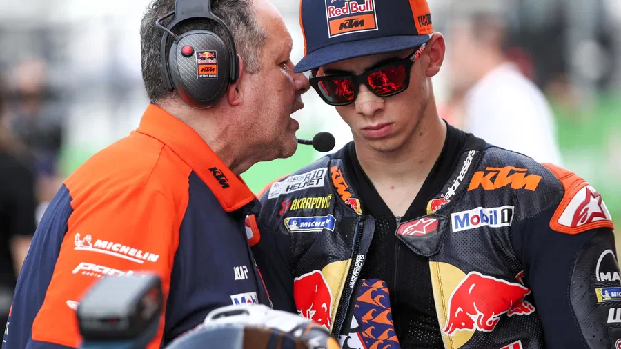 Ritual Intens Paul Trevathan dan Pedro Acosta di Grid MotoGP 2025: Dukungan Emosional di Tengah Tekanan