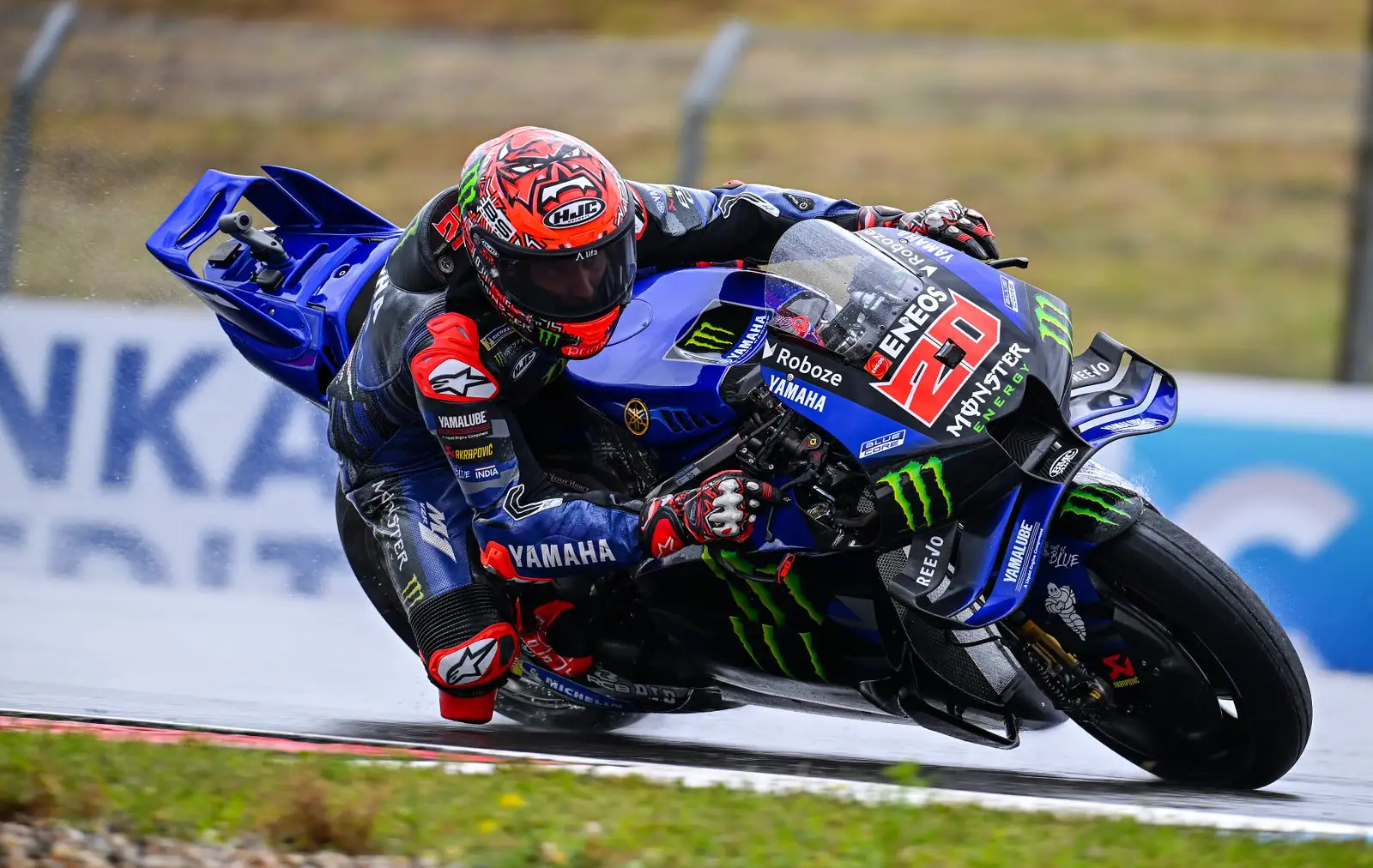 Jack Miller memuji bakat luar biasa Fabio Quartararo di MotoGP 2025, namun mengungkap sulitnya menyalip dengan Yamaha Inline M1 dalam persaingan ketat.