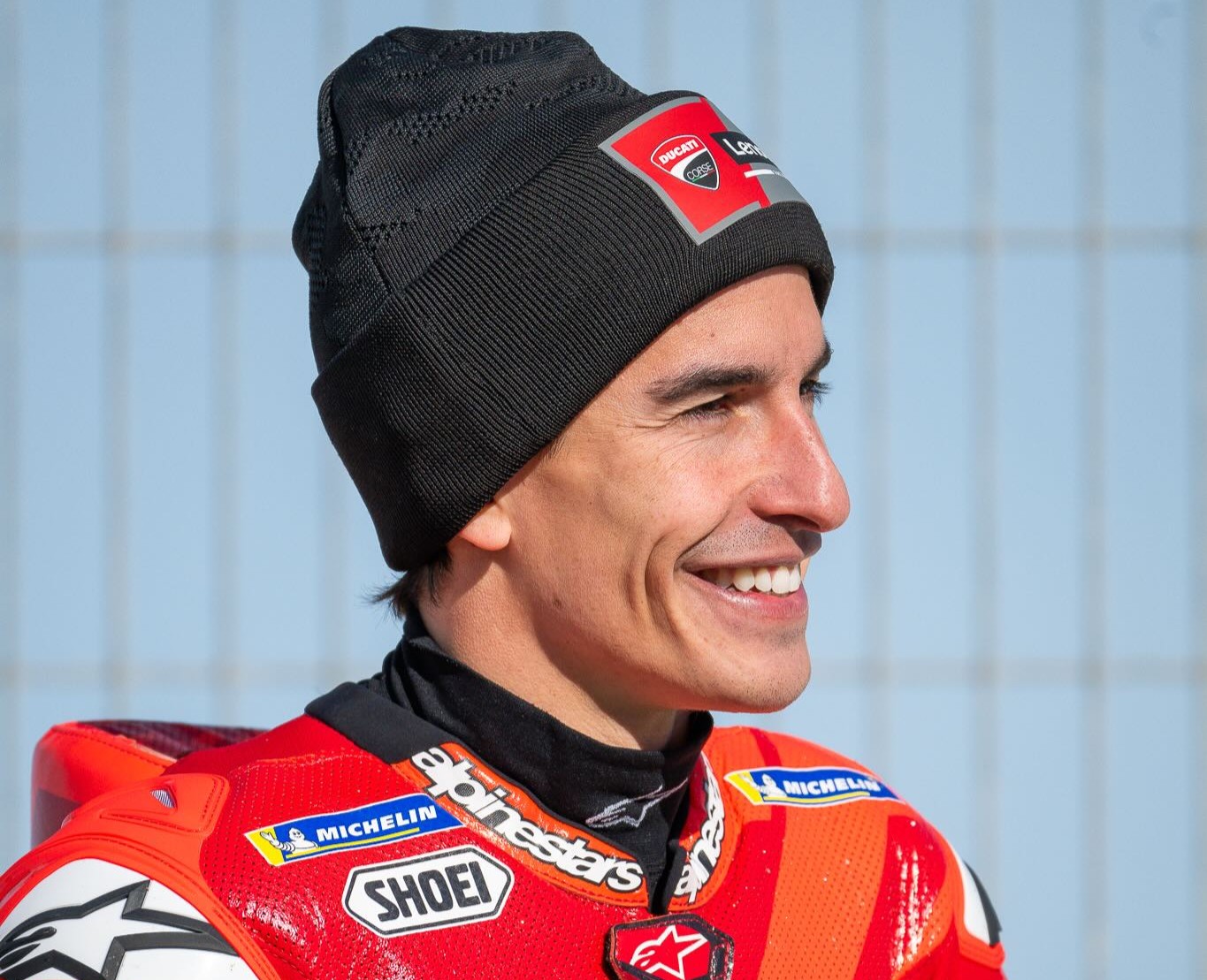 Marc Marquez dari Ducati Lenovo Team kembali mengaspal untuk pertama kalinya sejak insiden Mandalika pada MotoGP Indonesia 2025, menandai fase krusial pemulihannya menjelang tes pramusim.