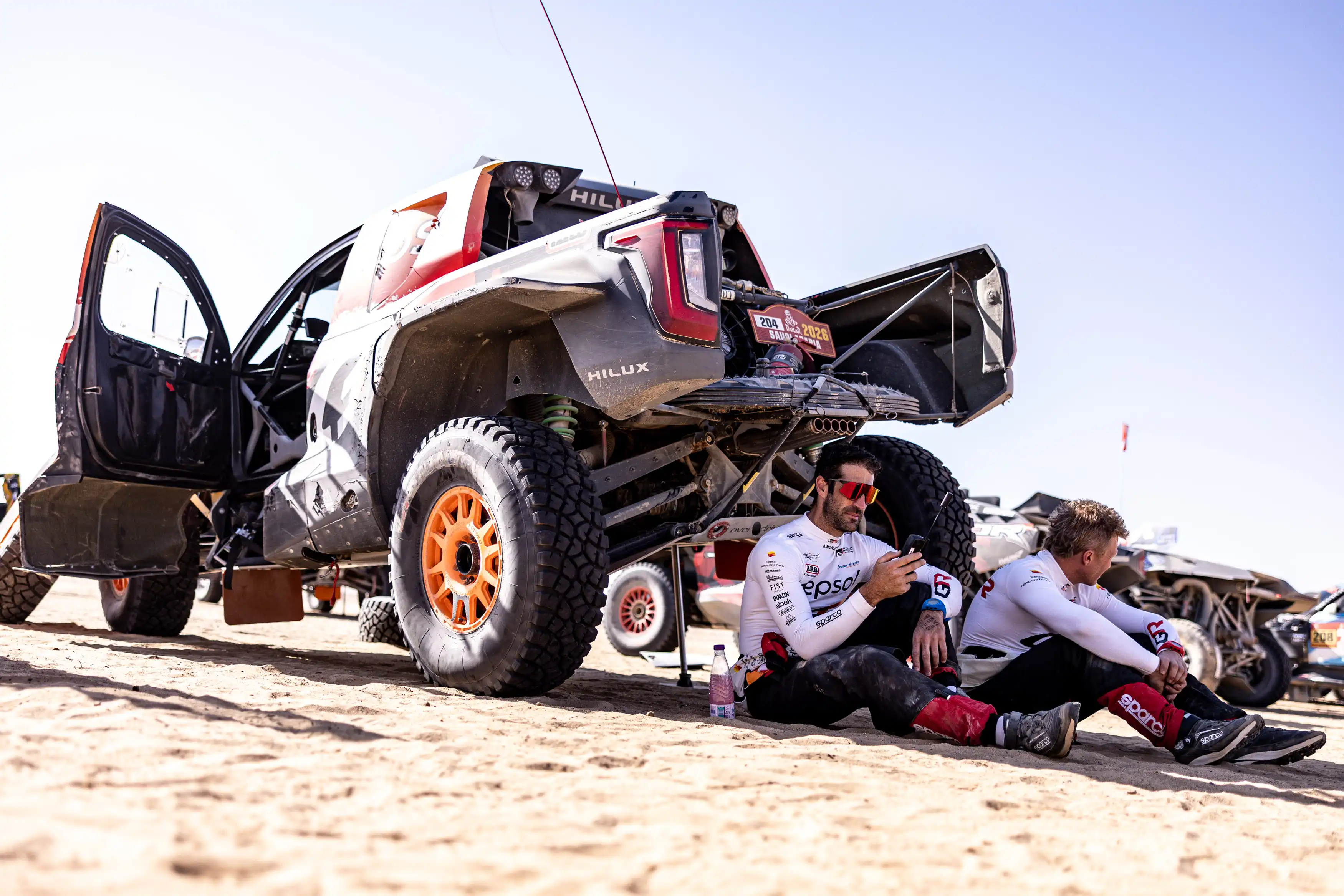 Dakar 2026: Navigasi, Cedera, dan Duel Puncak di Etape 10