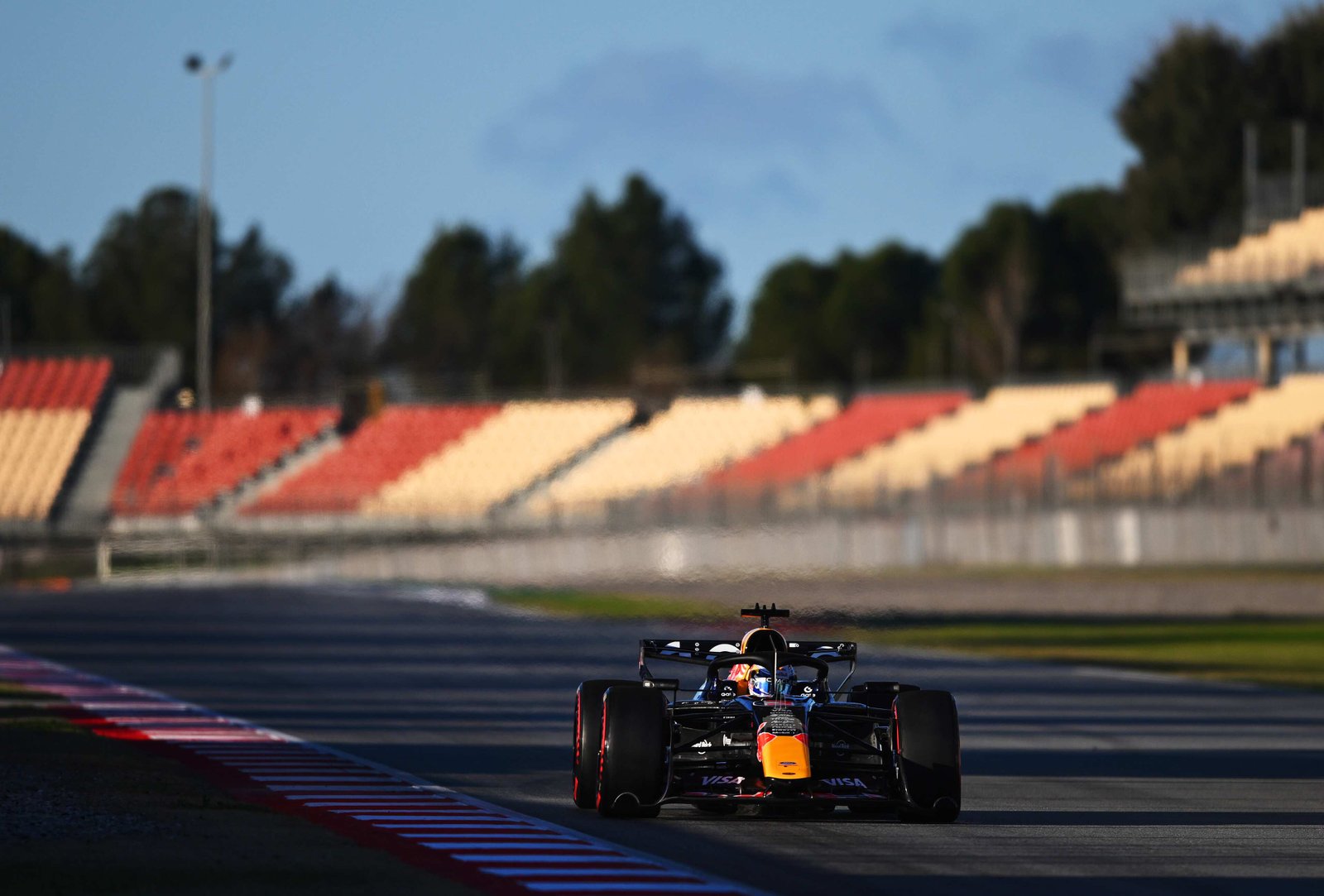 Max Verstappen dan George Russell Tegaskan Reliabilitas F1 2026