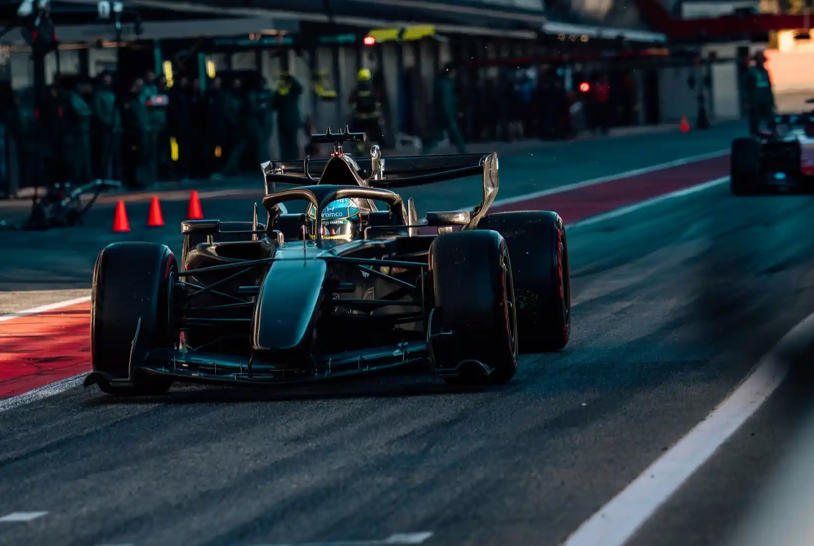 Berita FORMULA 1: Mobil Aston Martin F1 2026 Bikin Paddock Terdiam, Sentuhan Adrian Newey Jadi Sorotan