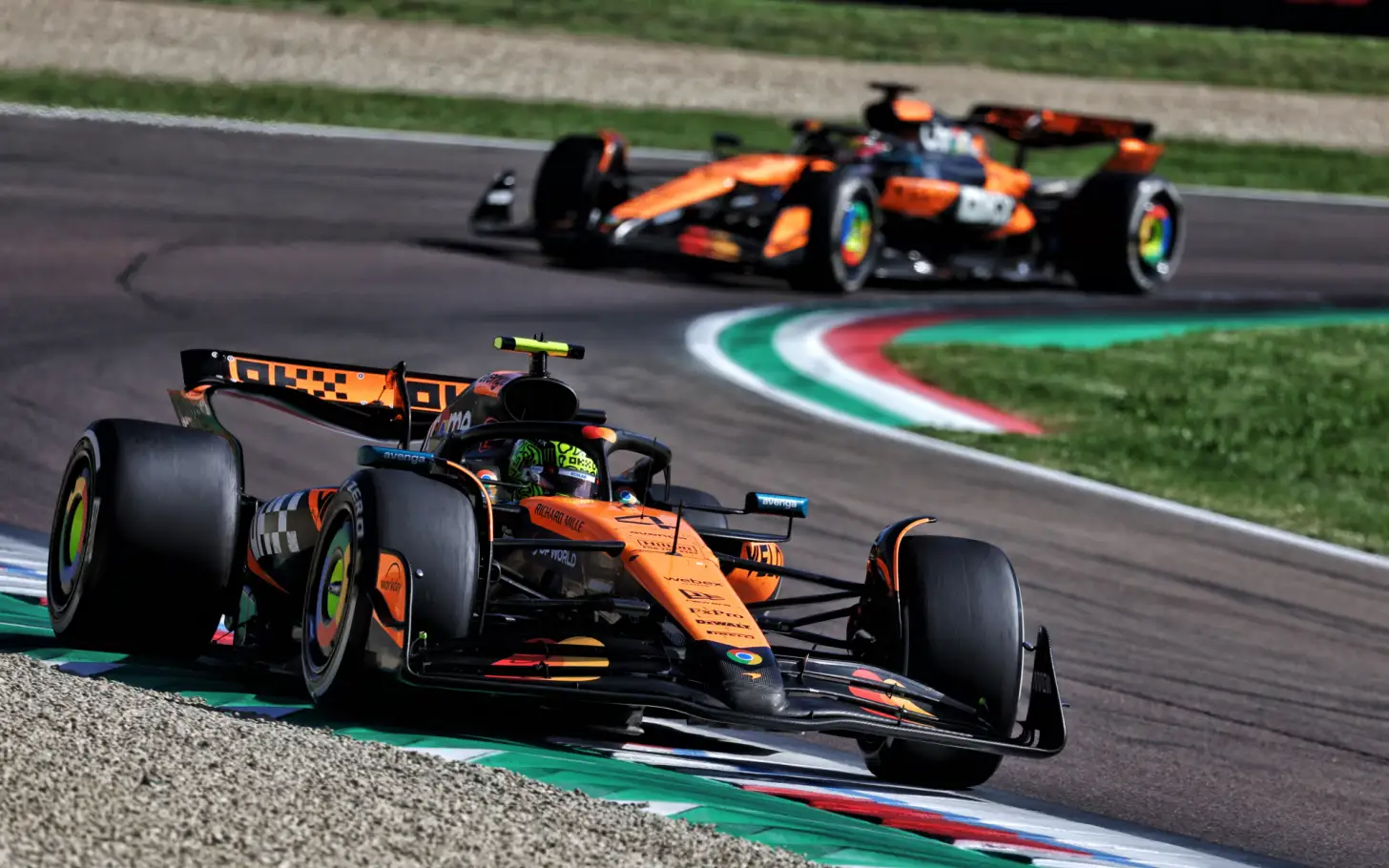 Villeneuve Sentil McLaren: Keputusan Aneh Bikin Mereka Terlihat Lemah!