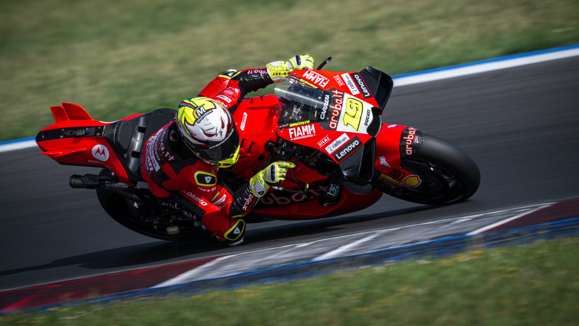 Bautista Geram: Rea Rusak Impian Podium di WSBK Most 2025