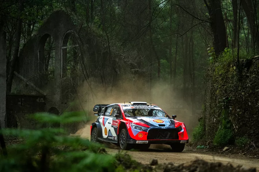 Ogier Rebut Kemenangan WRC Portugal 2025 dari Tanak dengan Epik!