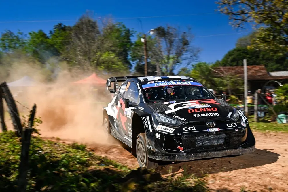 Berita WRC: Rovanpera Fastest in SS15, Ogier Leads Paraguay Rally