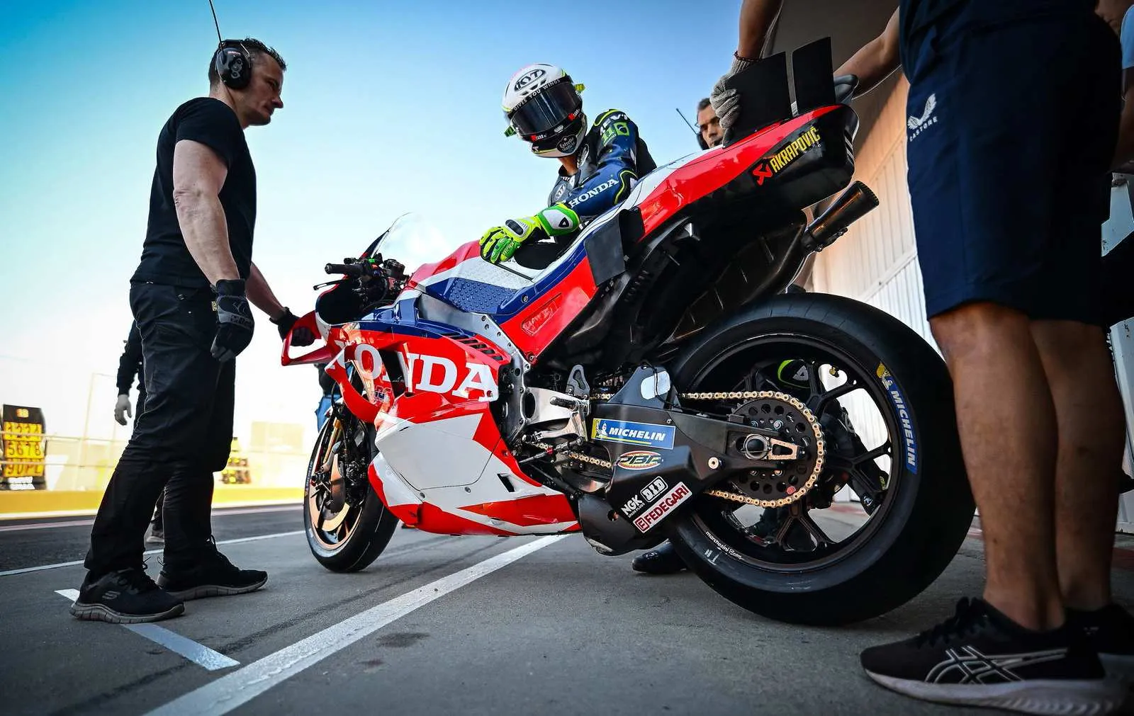 Berita MOTOGP: How Slow Will MotoGP's New Bikes Be in 2027? Expert Reveals Simulation Data
